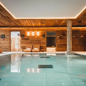 4* Hotel Lodji &